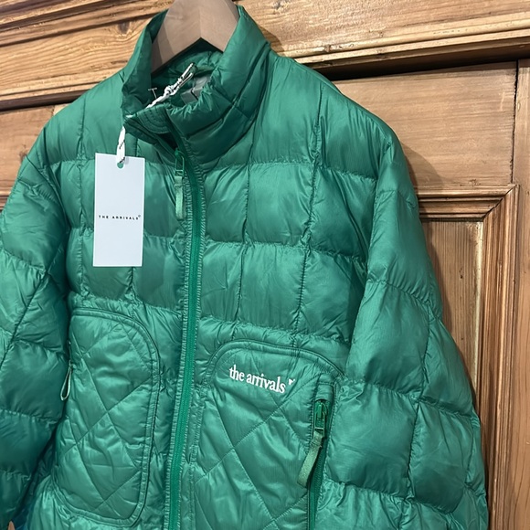 The Arrivals Women's Green Puffer Jacket - Picture 4 of 8